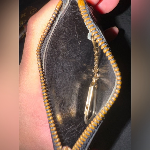 Louis Vuitton Black Epi Leather Keycles - Picture 5 of 8